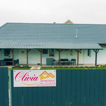 Olivia Apartman Apartment Sarospatak Luaran gambar