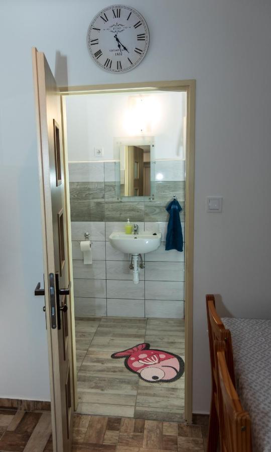 Olivia Apartman Apartment Sarospatak Luaran gambar