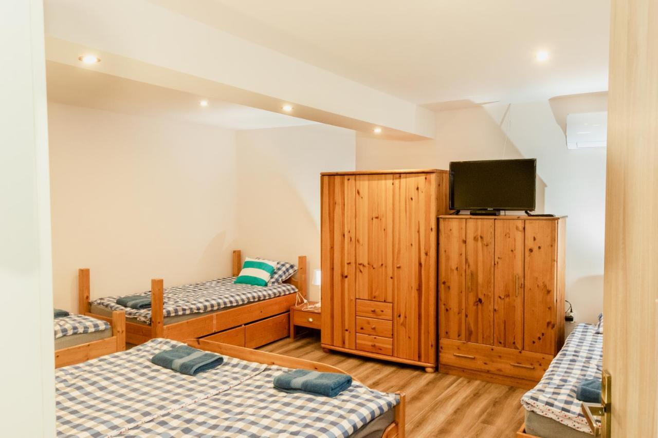 Olivia Apartman Apartment Sarospatak Luaran gambar
