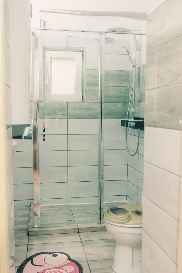 Olivia Apartman Apartment Sarospatak Luaran gambar