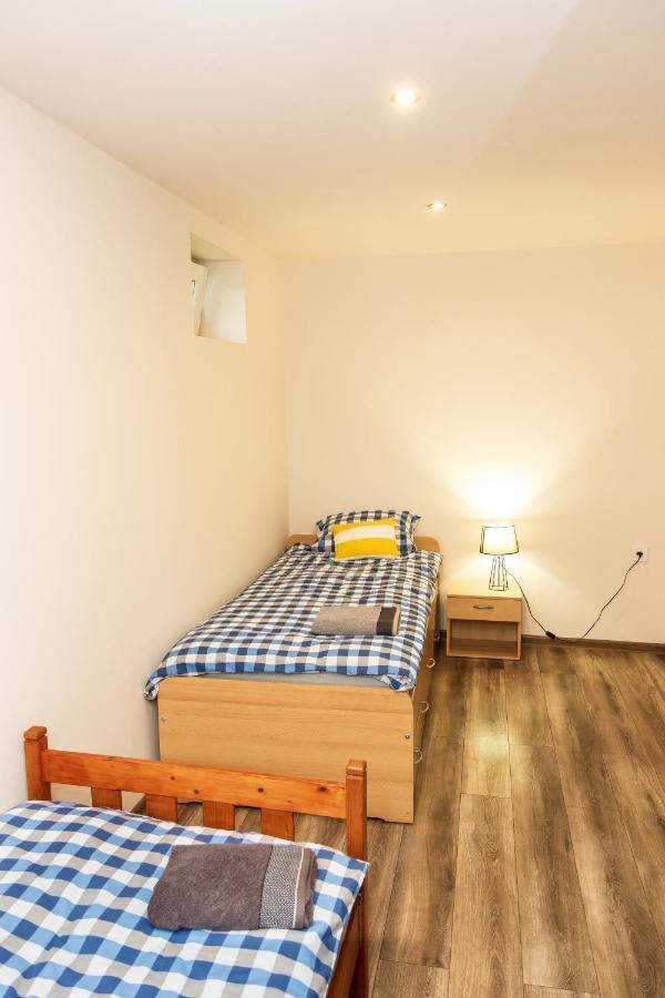 Olivia Apartman Apartment Sarospatak Luaran gambar